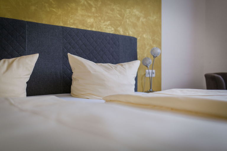 Bedroom, Gasthaus Mohren, Sigmaringen