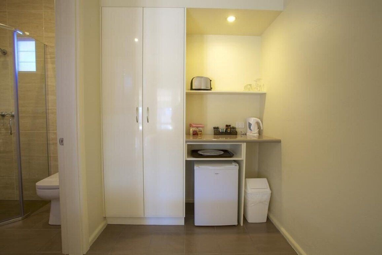 Bedroom 3, Amaroo Motel, Tumut