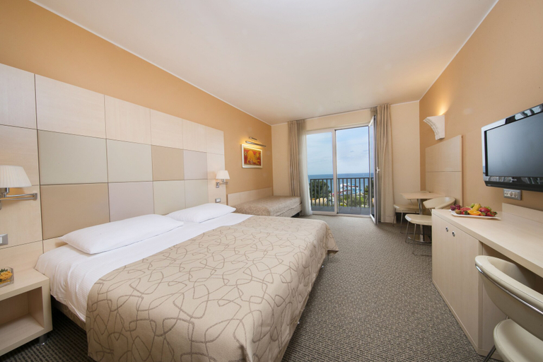 Bedroom 3, Hotel Mirta – San Simon Resort, Izola