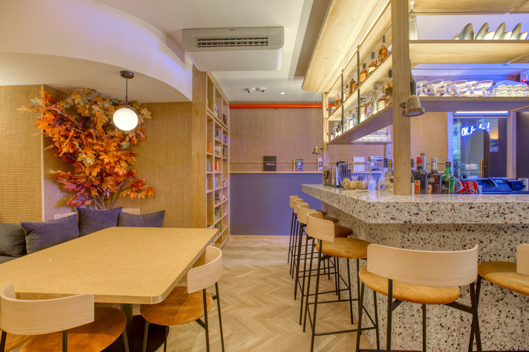 Food & Drinks 5, Oh La La! Hotel bar - Paris Bastille, Paris