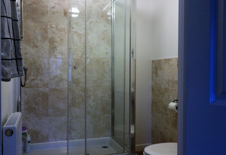 Bathroom, Spacious Townhouse - Netflix & Parking, Coventry