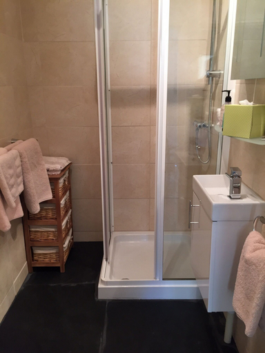 Bathroom 3, The New Court Inn, Monmouthshire
