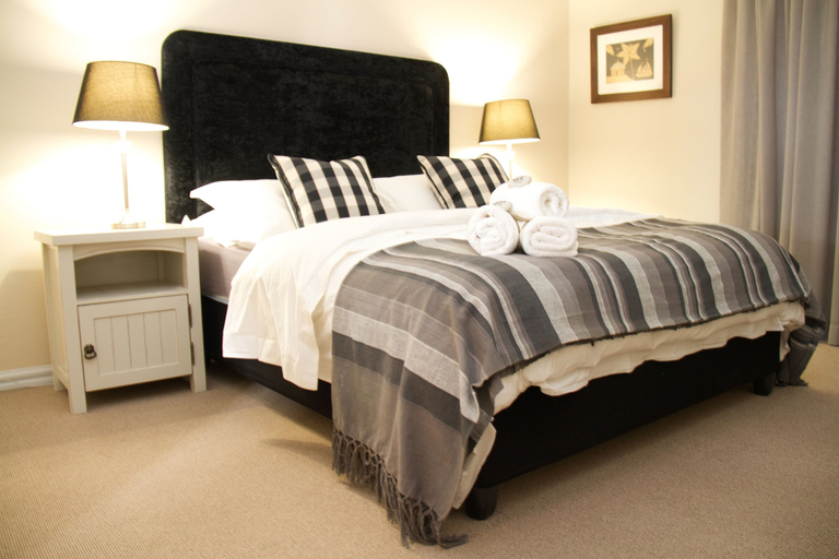 Bedroom 5, Paarl Nuwerus Lodge, Cape Winelands
