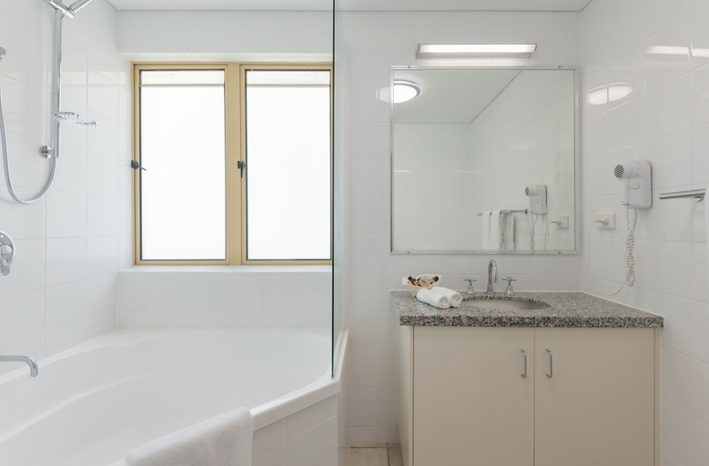Bathroom 5, Silkari Reflections of Port Douglas, Douglas