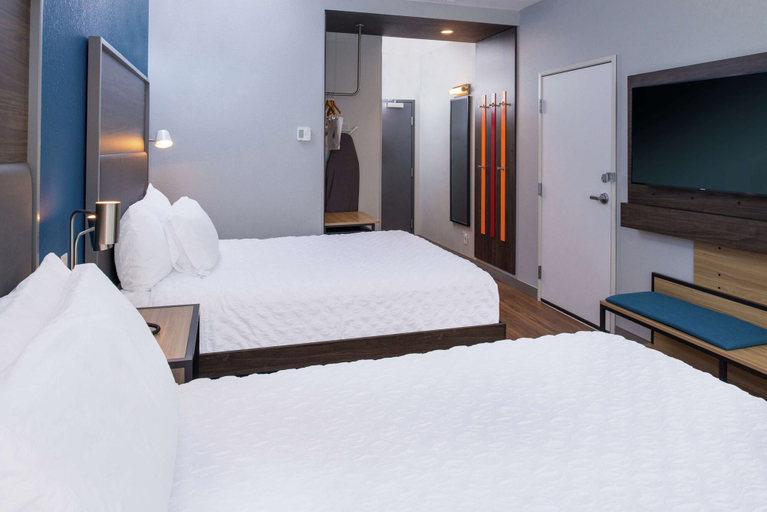 Bedroom 3, Tru by Hilton Elkhart, IN, Elkhart