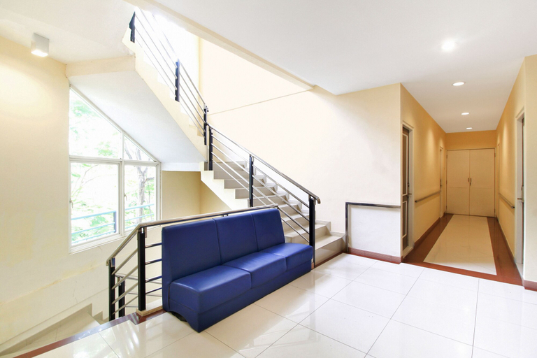 Others 5, Capital O 175 K-60 Residence, Surabaya