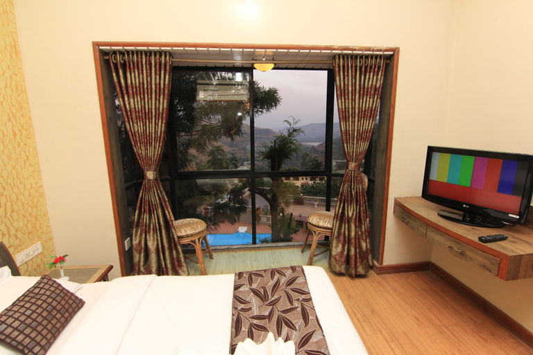 Bedroom 4, Mount View Executive The Valley Resort, Satara