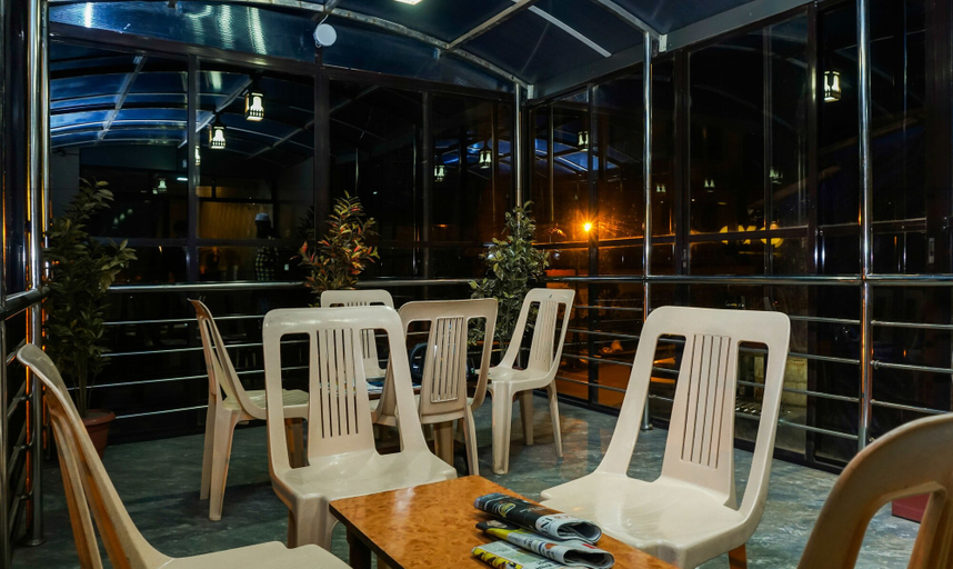 Food & Drinks 5, Treebo Hillway Inn Main Market, Satara
