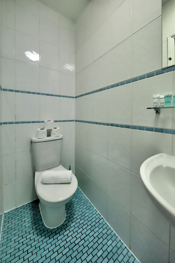Bathroom 3, IN2 Large Studio, London