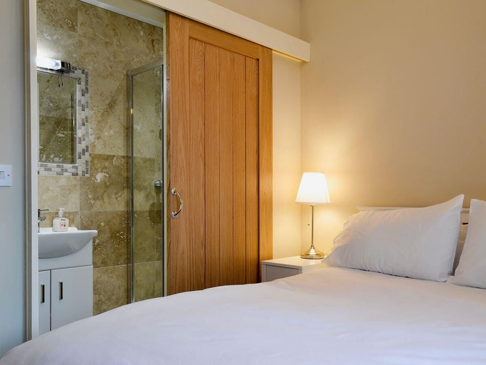 Bedroom 2, White House Cottages, Durham