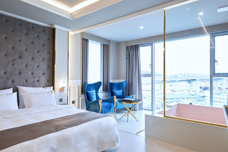 Bedroom 3, Grand Bern Hotel, Yeongdo