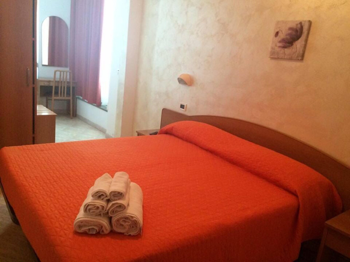 Bedroom 3, Hotel Caruso, Rimini