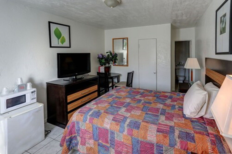 Others 5, Richard's Hotel, Broward