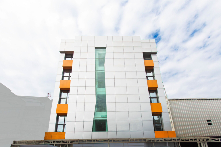 Exterior & Views, RedDoorz @ Cideng, Central Jakarta