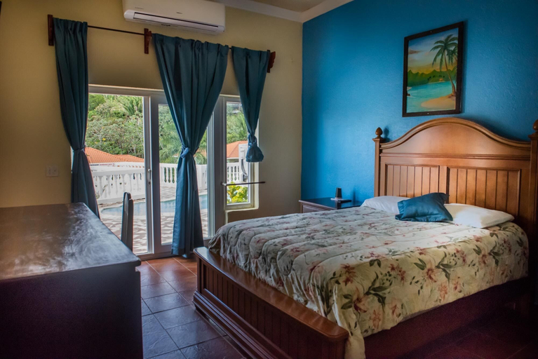 Bedroom 2, West End Dive Resort, Roatán