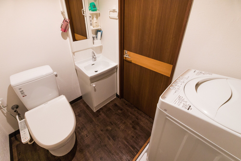 Bathroom 3, Mr.KINJO VIOLETTE KUKOMAE, Naha