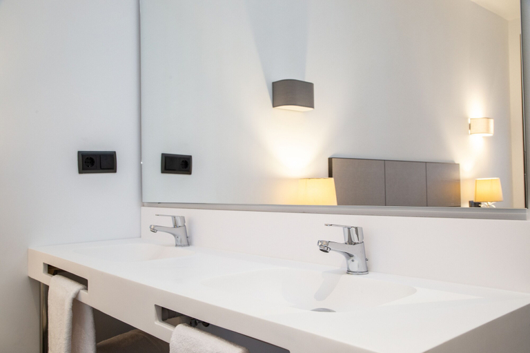 Bathroom 4, Hotel Iberum, Toledo
