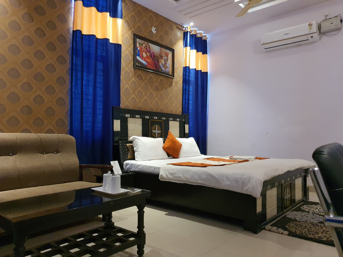 Bedroom 3, Hotel Pinaki Inn, Bilaspur
