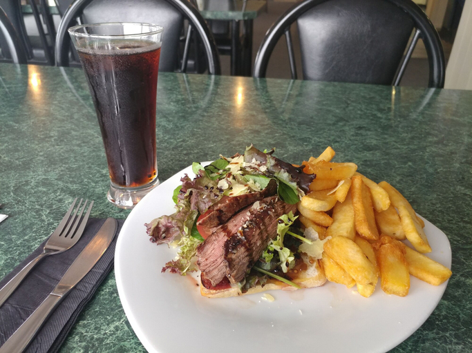 Food & Drinks 4, Pineacres Motel and Park, Waimakariri