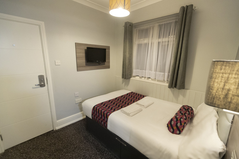 Bedroom 4, Euro Hotel Hammersmith, London