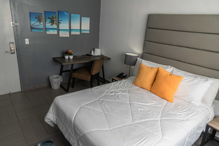 Bedroom 2, Boulevard Hotel, Miami-Dade