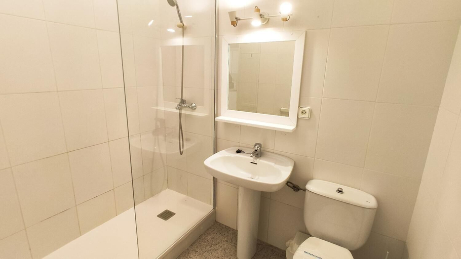 Bathroom, Sol Naixent 1hab, Tarragona