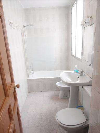 Bathroom 5, Hostal Numancia, Madrid