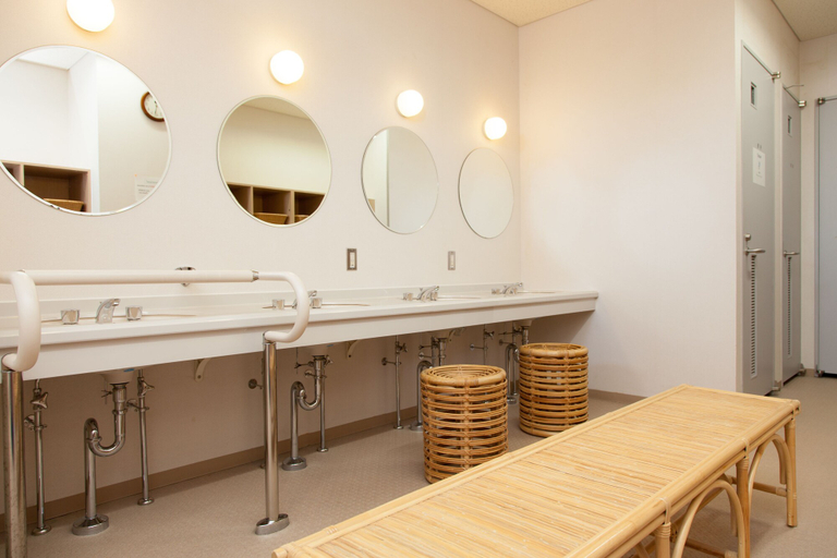 Bathroom 4, Shin-Osaka Youth Hostel, Osaka