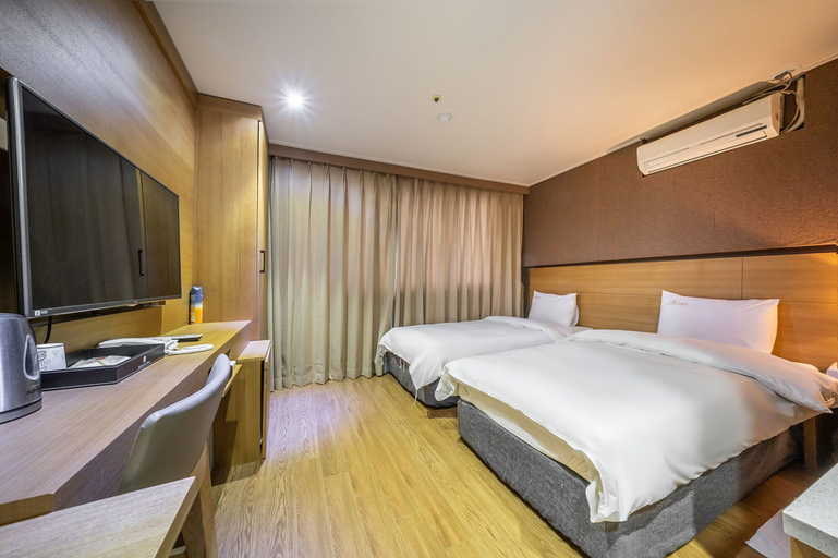 Bedroom 2, Wolmido Stella Maris Hotel, Jung