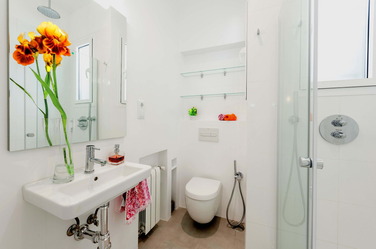 Bathroom 4, El Viso Smart III, Madrid