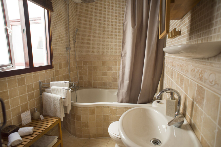 Bathroom 4, Hostal Dios Esta Bien, Castellón