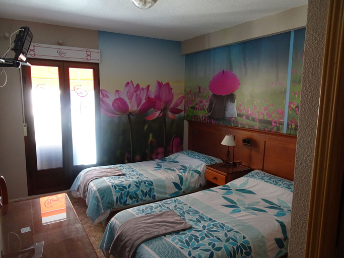 Bedroom 3, Hostal Gonzalez, Madrid