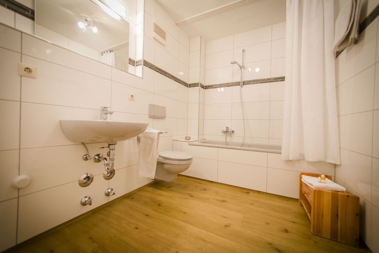 Bathroom 3, Gasthaus Mohren, Sigmaringen