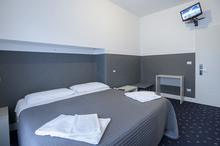 Bedroom 4, Hotel Rubino, Trento