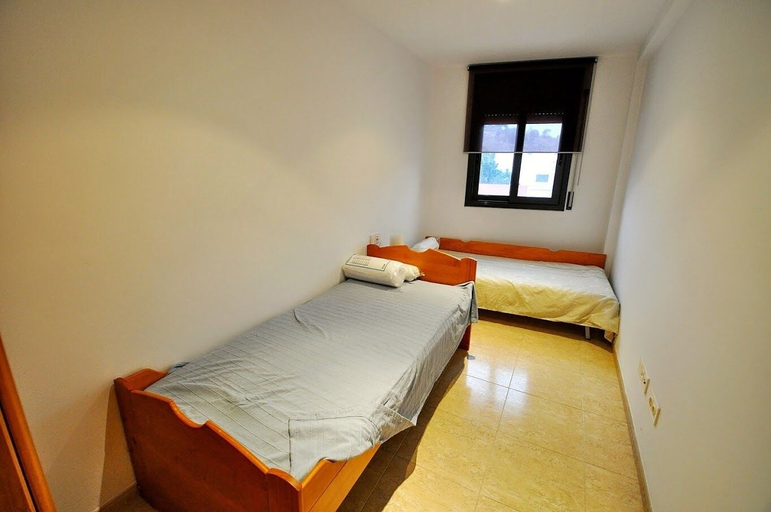 Bedroom 2, Apartment Acacias Lloretholiday, Girona