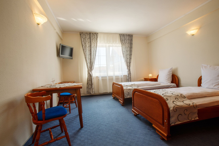 Bedroom 2, Hotel Europa Kokeltal, Albesti