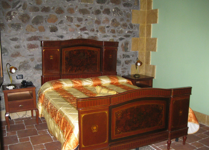 Bedroom, Casina Cancellieri La Rusticana, Syracuse