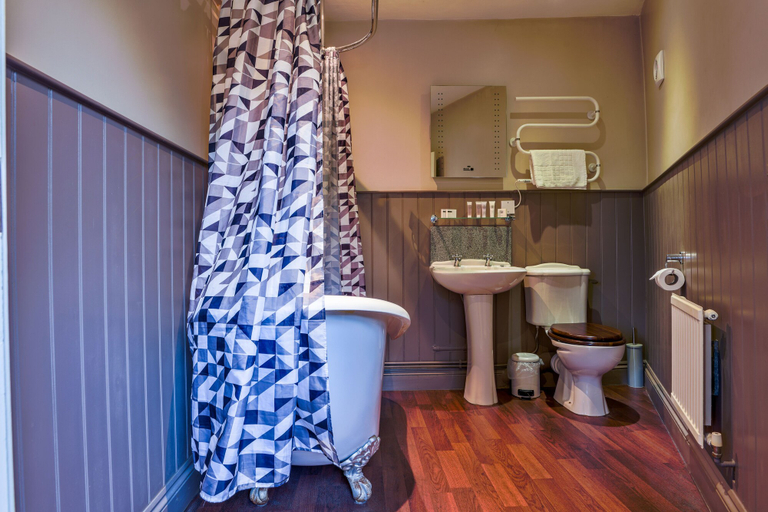Bathroom 3, The Millers Arms, Kent