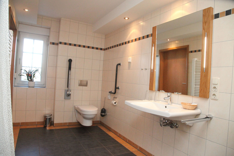 Bathroom 5, Das Wolfshotel am Arendsee, Altmarkkreis Salzwedel