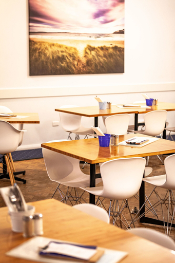 Food & Drinks 4, Kingston Hotel, Kingborough