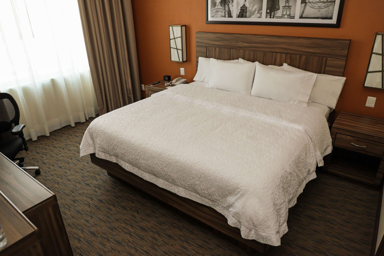 Bedroom 3, Hampton Inn by Hilton Irapuato, Irapuato
