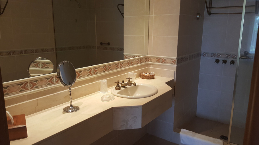 Bathroom 5, Hotel del Lago Golf & Art Resort, n.a339