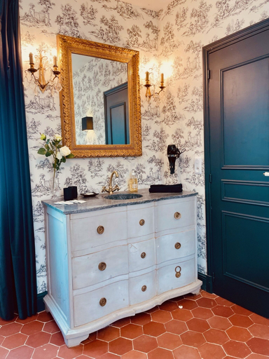 Bathroom 3, Château du Prieuré - Évecquemont, Yvelines