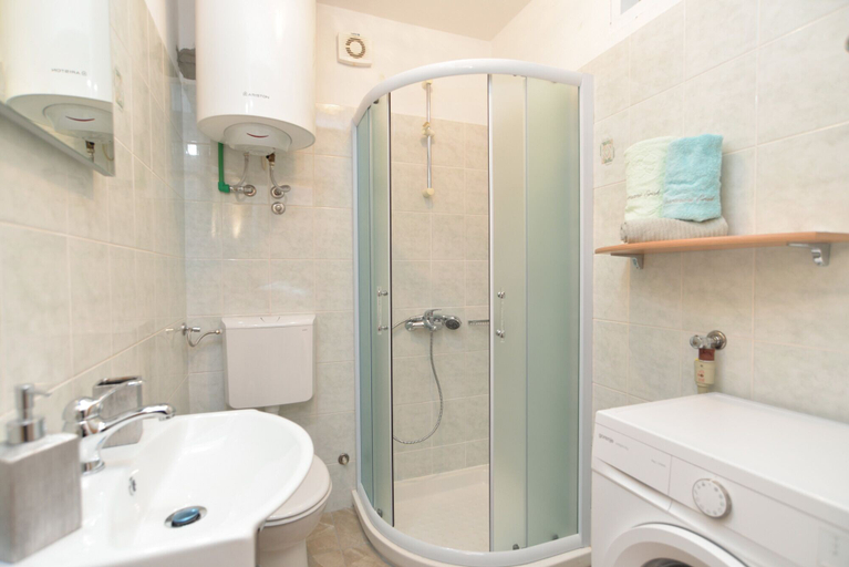 Bathroom 4, Apartments Margareta 742, Pula