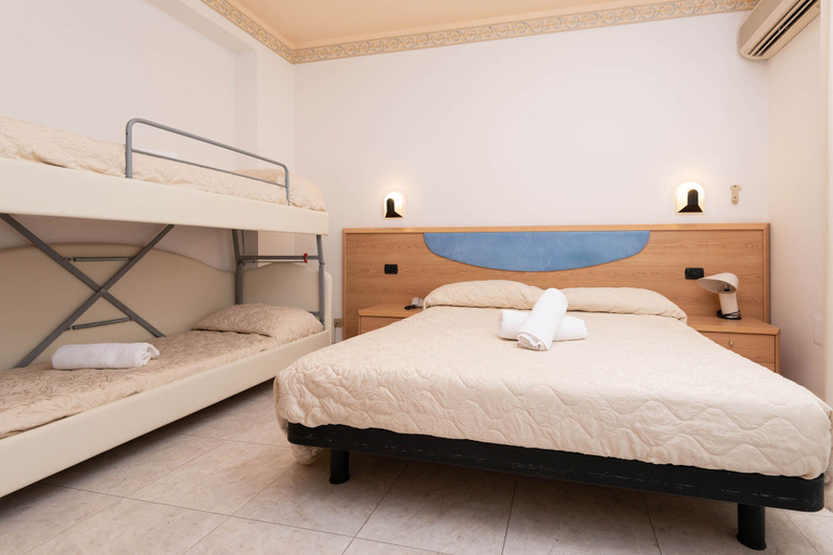 Bedroom 3, Hotel Paradiso Grottammare, Ascoli Piceno