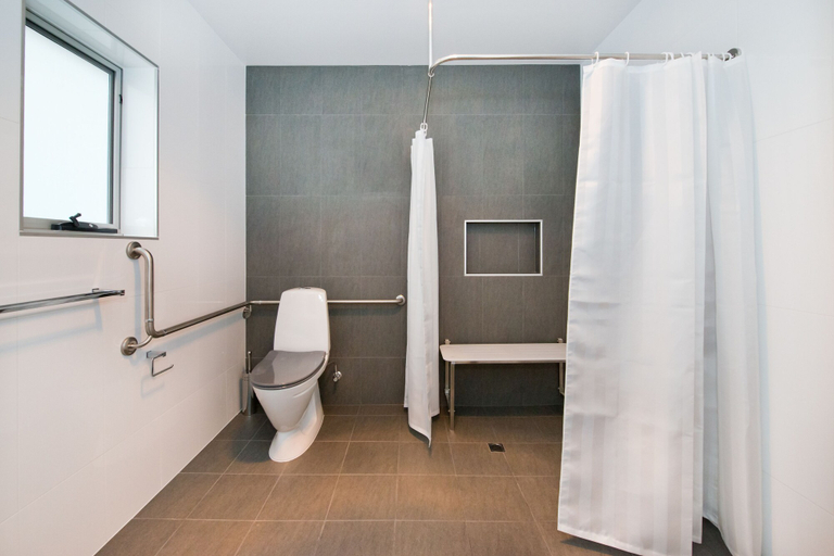Bathroom 4, Loxton Courthouse Apartments, Loxton Waikerie - East