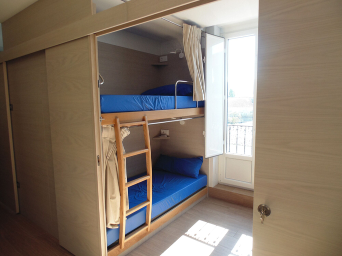 Bedroom 2, Hostel Albergue O Mesón, Pontevedra