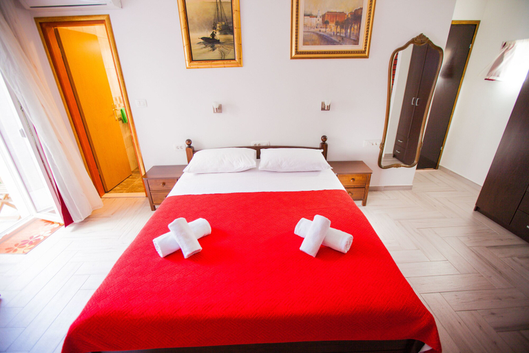 Bedroom 3, Golden Gate Rooms, Split