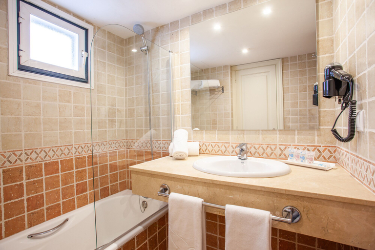 Bathroom 4, Grupotel Club Menorca, Baleares