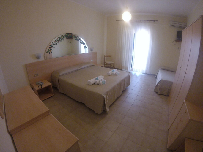 Bedroom 3, Hotel Riviera, Sassari